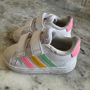 Adidas kids grand court 2.0 size 6 kids